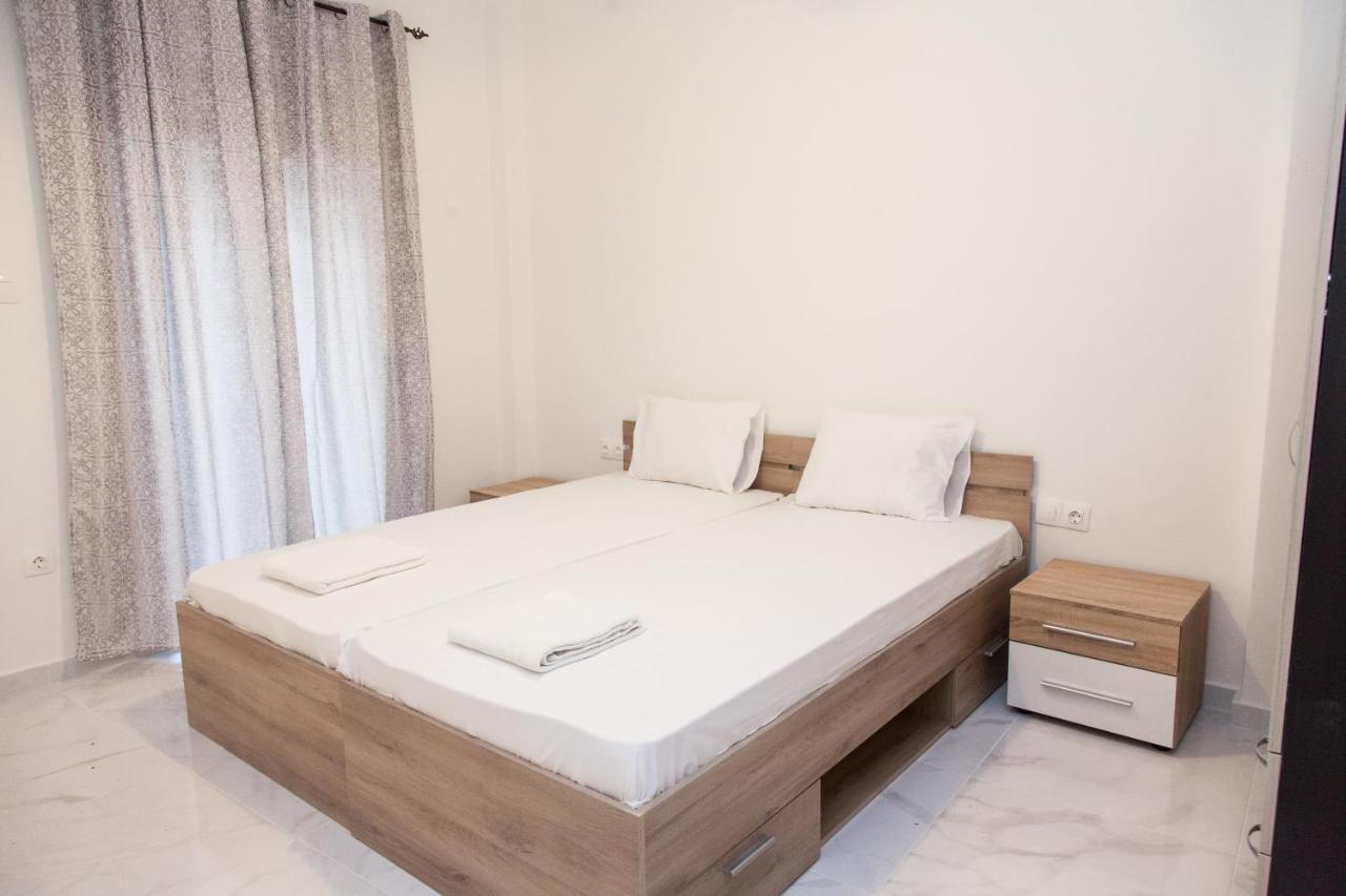 Modern 3-Bedroom Apartment Next To Koridallos Square Piraeus Ngoại thất bức ảnh