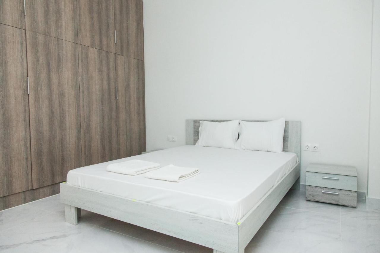 Modern 3-Bedroom Apartment Next To Koridallos Square Piraeus Ngoại thất bức ảnh